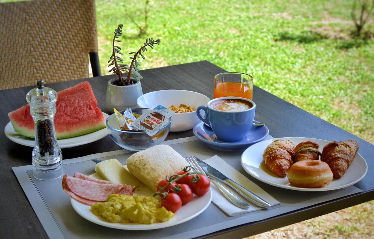 Hotel Villa Elsa Marina di Massa Eksteriør bilde