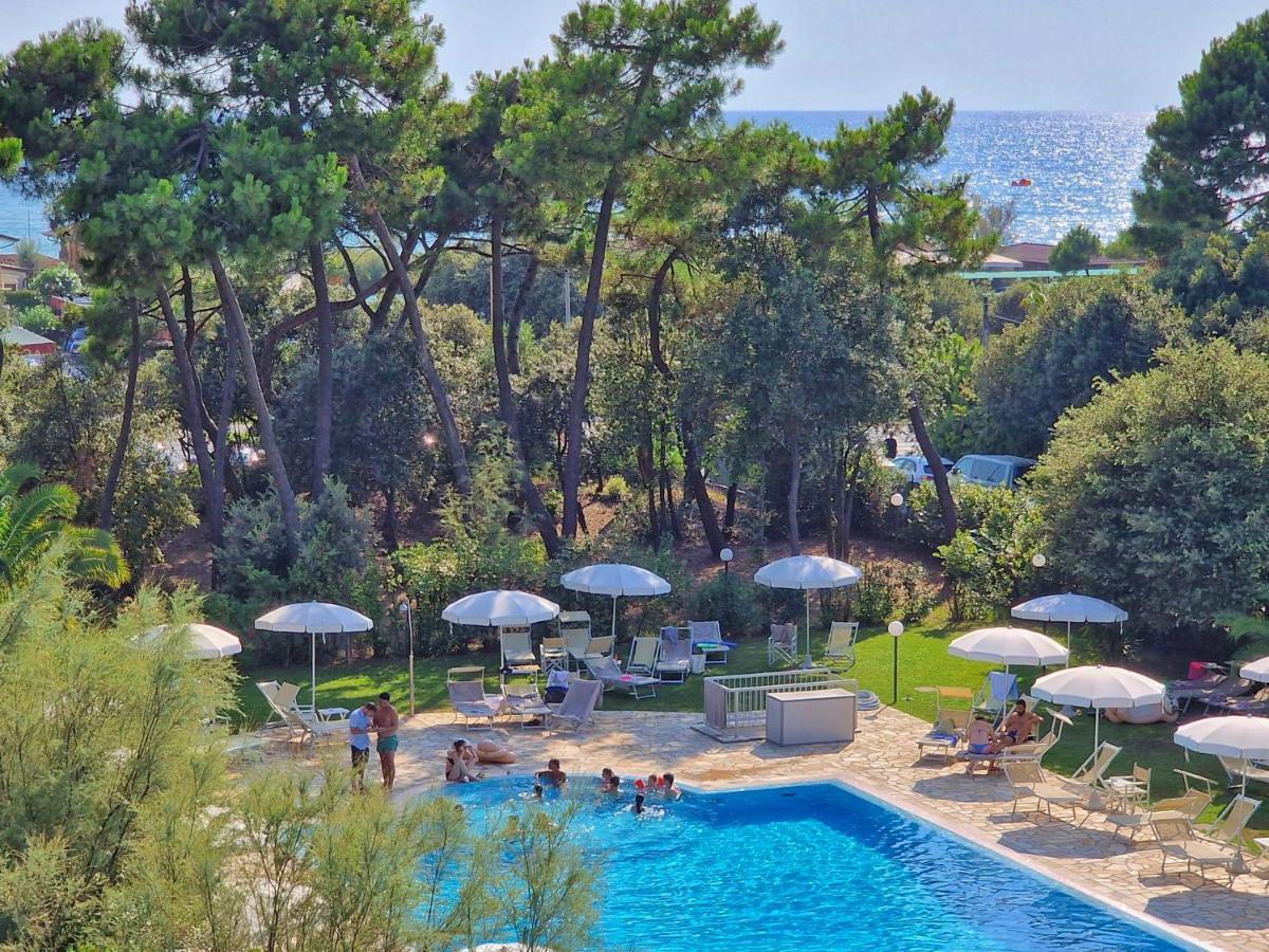 Hotel Villa Elsa Marina di Massa Eksteriør bilde