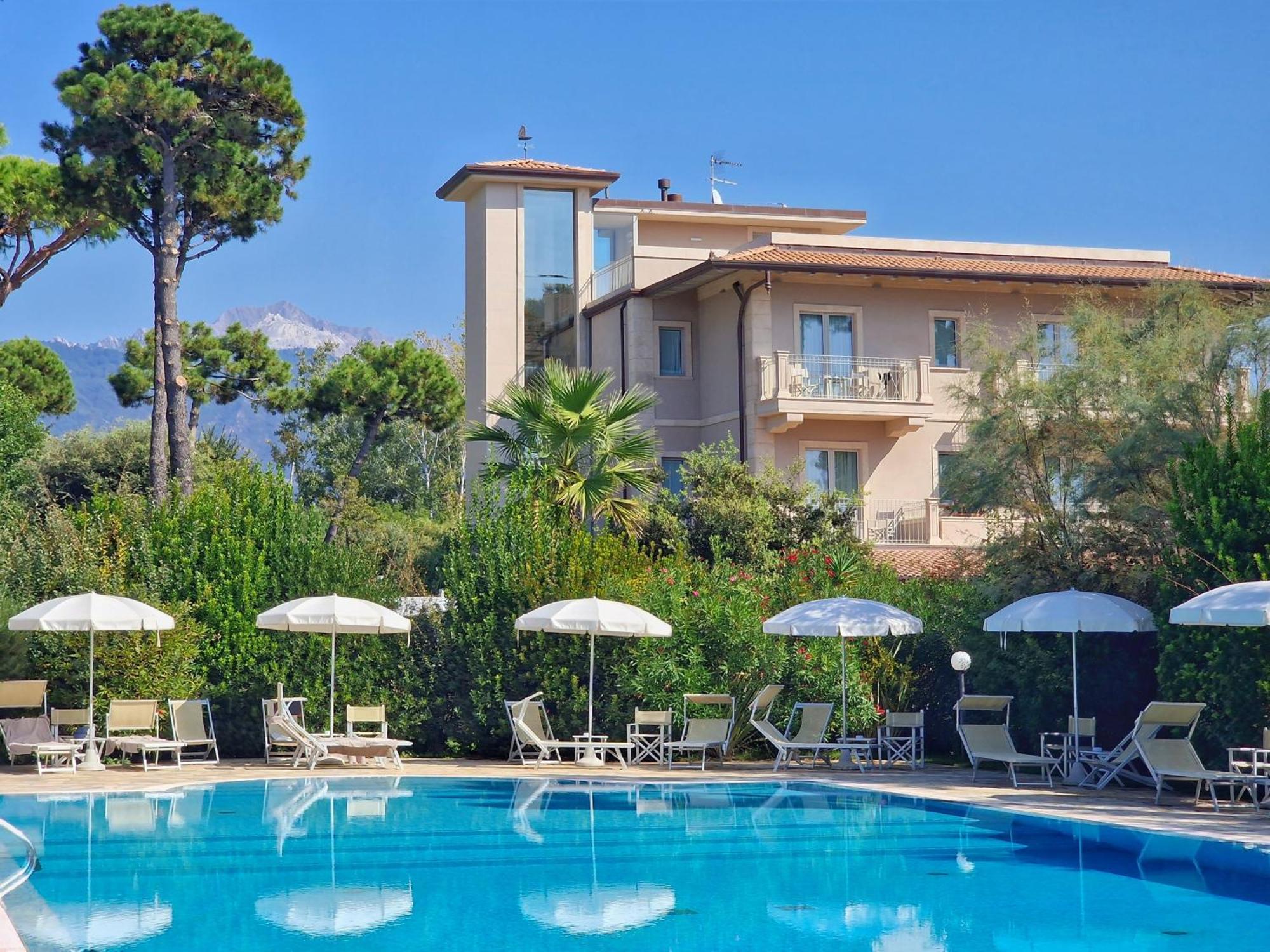 Hotel Villa Elsa Marina di Massa Eksteriør bilde
