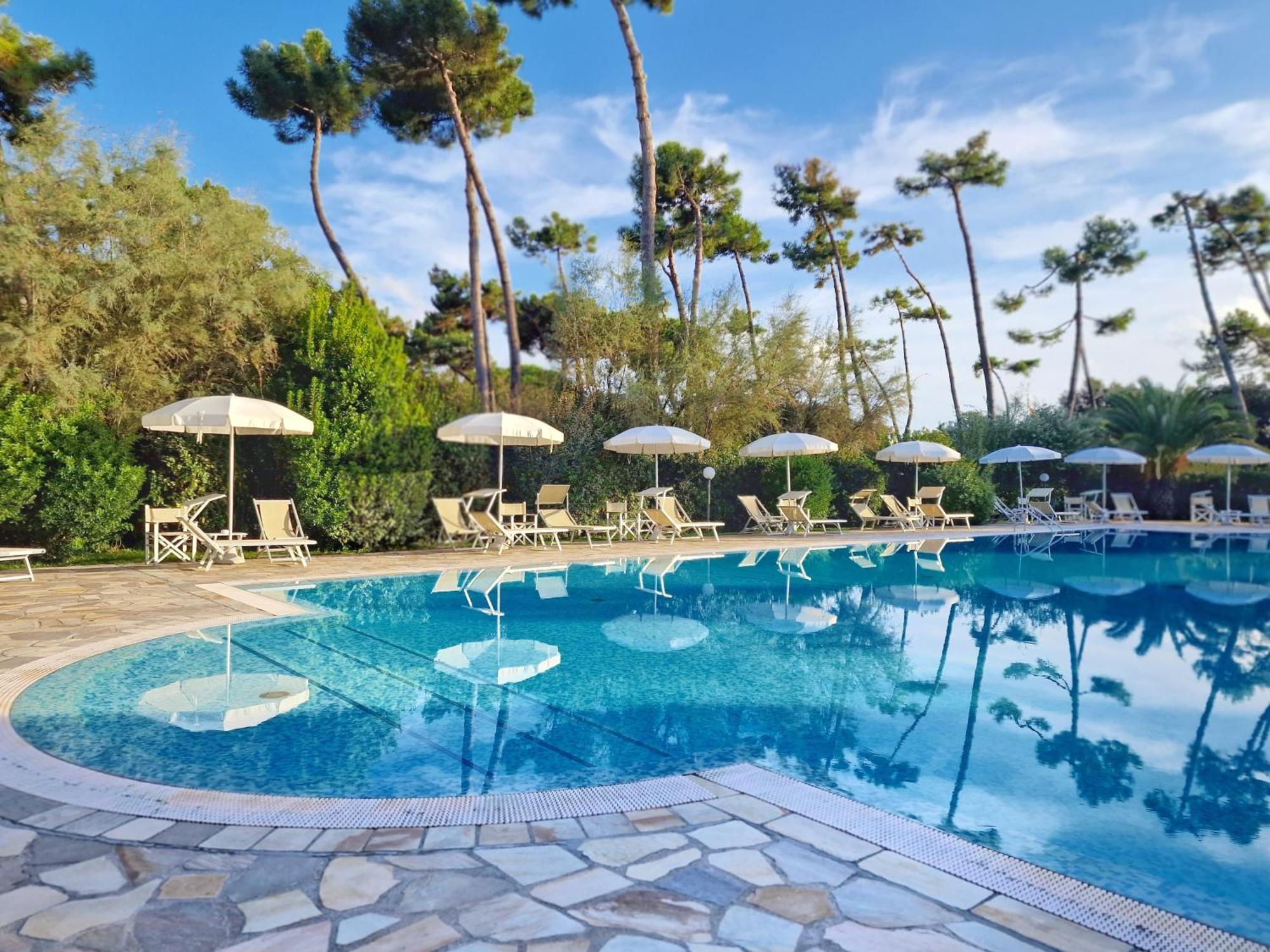 Hotel Villa Elsa Marina di Massa Eksteriør bilde