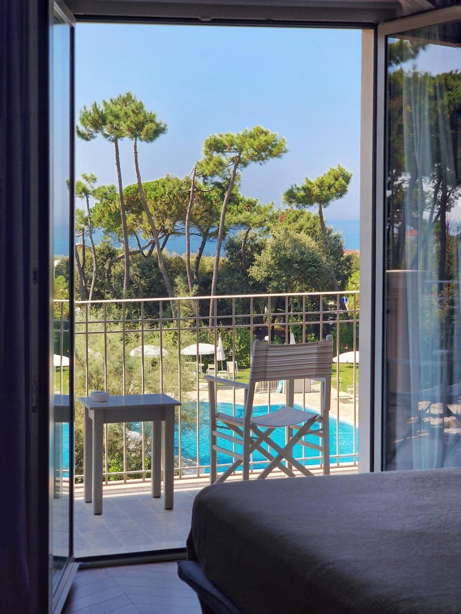 Hotel Villa Elsa Marina di Massa Eksteriør bilde