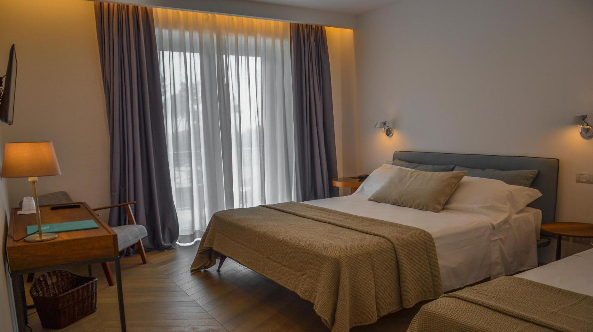 Hotel Villa Elsa Marina di Massa Eksteriør bilde