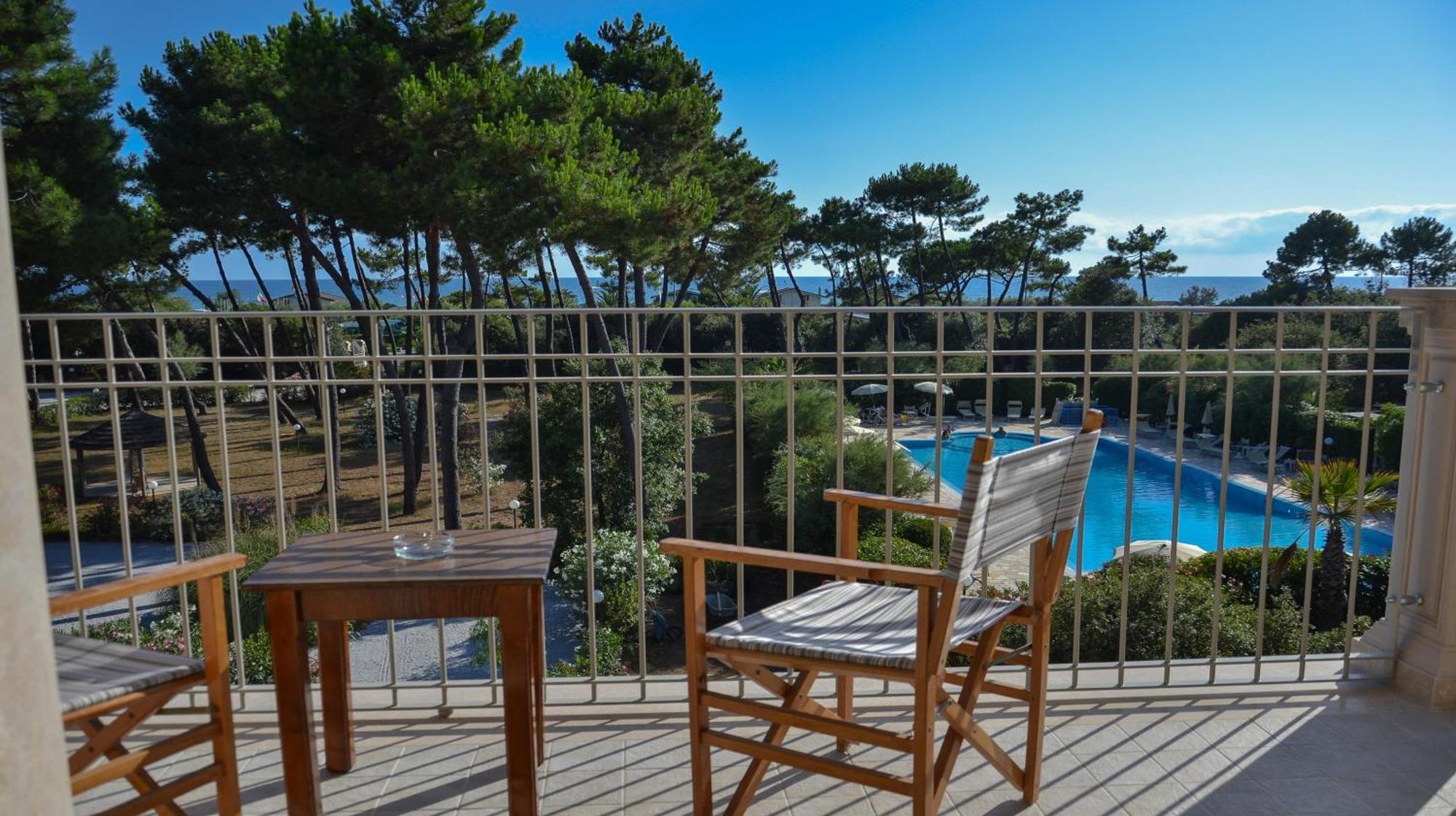 Hotel Villa Elsa Marina di Massa Eksteriør bilde