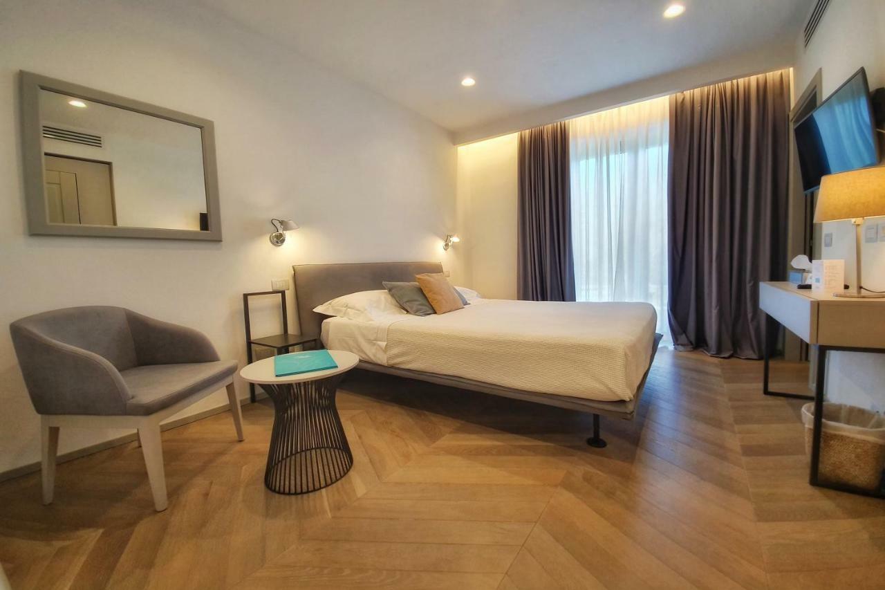 Hotel Villa Elsa Marina di Massa Eksteriør bilde