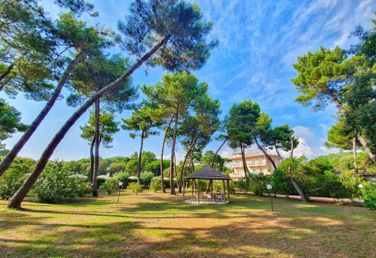 Hotel Villa Elsa Marina di Massa Eksteriør bilde